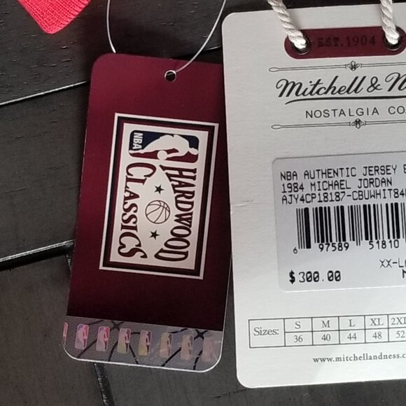 Men's Mitchell & Ness Michael Jordan White Chicago Bulls Rookie Authentic Jersey - Picture 9 of 11